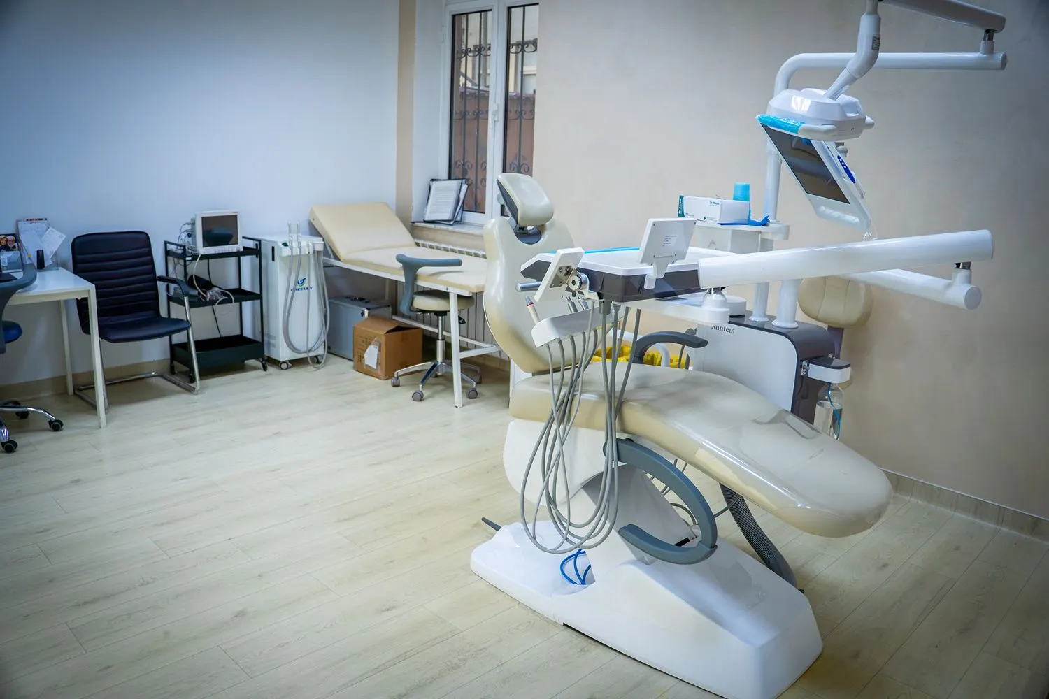 Unit dentar în cabinetul clinicii Life Dental Spa București Victoriei